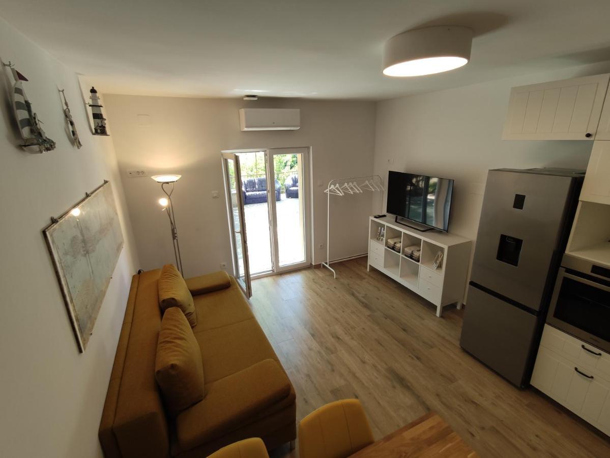 Apartman-studio, Salamunic, Pelinje, Jelsa Apartment *