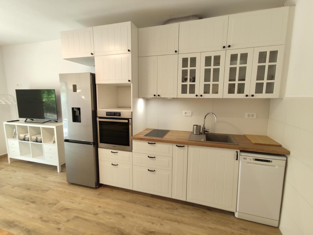Apartman-studio, Salamunic, Pelinje, Jelsa *
